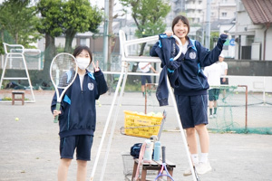 硬式テニス部。